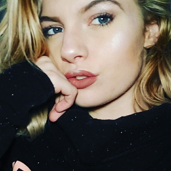 Meet your Posher, Savanna - Picture 1 of 1